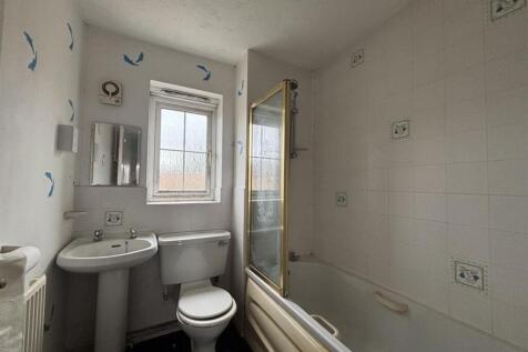 Bathroom.jpg
