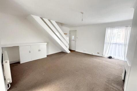 Living room 3.jpg
