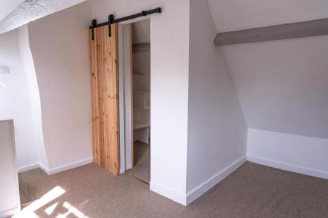 7 - Bedroom 1 - master.jpg