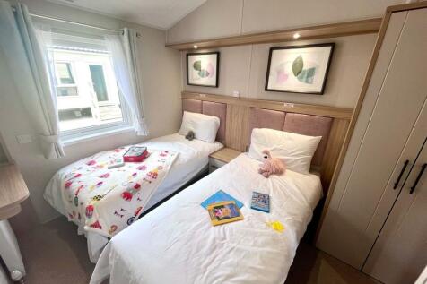 Twin Bedroom