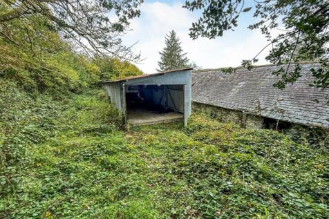 Steel Barn To The Rear