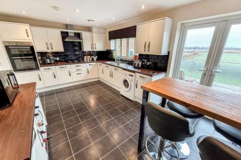 Kitchen/ Breakfast Room