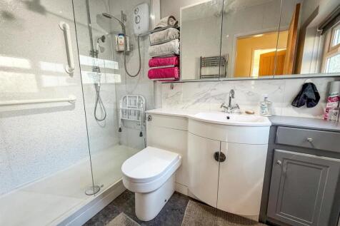 Family Shower Room