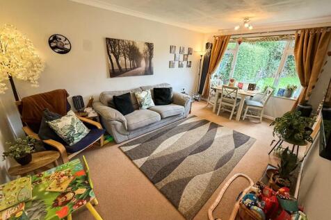 Lounge/ Dining Room