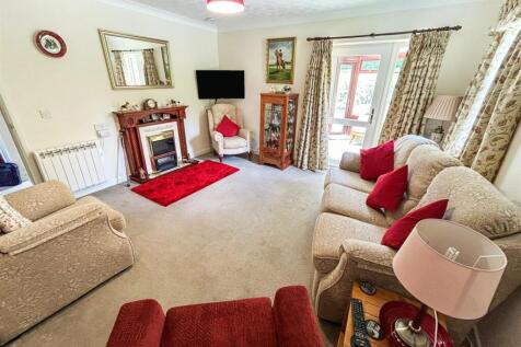 Lounge/ Dining Room