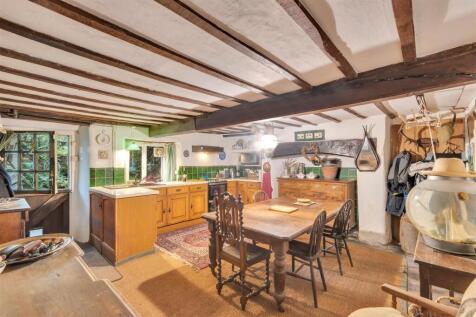 Kitchen/ Dining Room