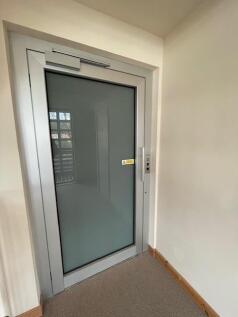 COMMUNAL LIFT