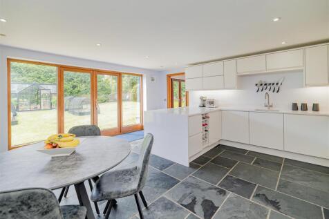 Kitchen Additional Photograph