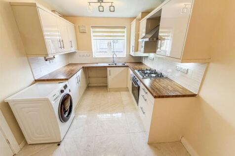 Kitchen/ Dining Room