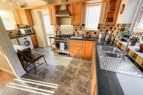 Kitchen/ Breakfast Room