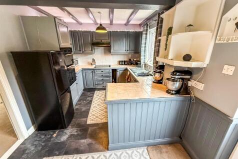 Kitchen/ Breakfast Room