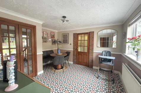 Breakfast Room/Reception Room