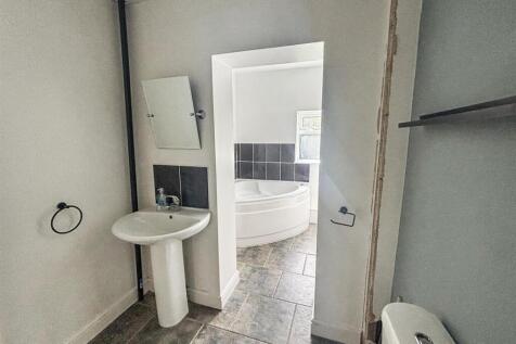 Ground Floor Bathroom (Utility)