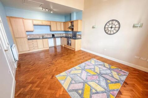 Lounge/ Kitchen