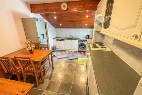 Kitchen/Utility Room