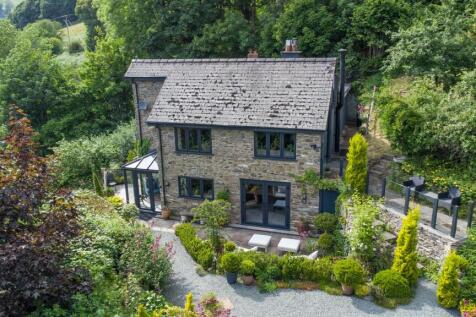 Accommodation Comprises