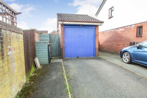 Detached Garage
