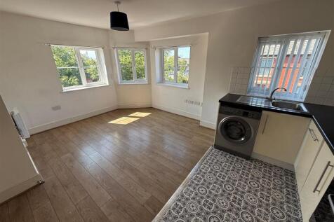 LOUNGE/KITCHEN