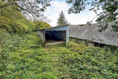 Steel Barn To The Rear