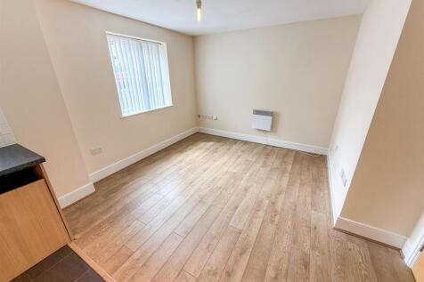 LOUNGE/ KITCHEN