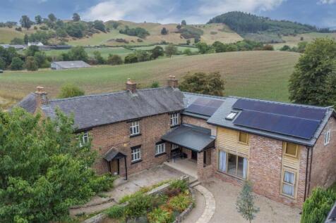 Foel Farm front.jpg