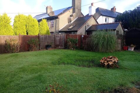 Brynelltyn - Garden 2.jpg