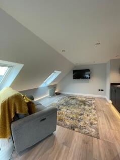 Lounge/ Kitchen / office space