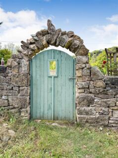 Side Gate