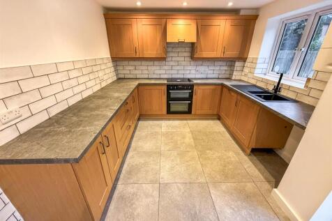 Kitchen/ Breakfast Room