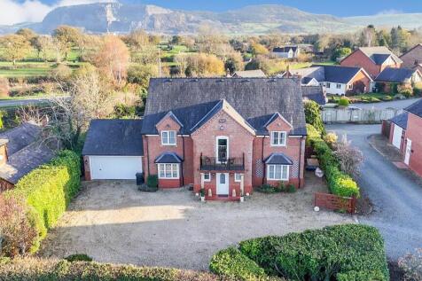 Accommodation Comprises