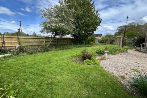 Rear garden 1.jpg