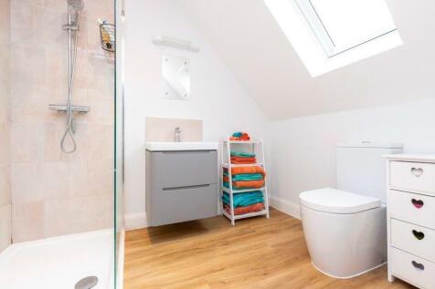 Ensuite 1.jpg