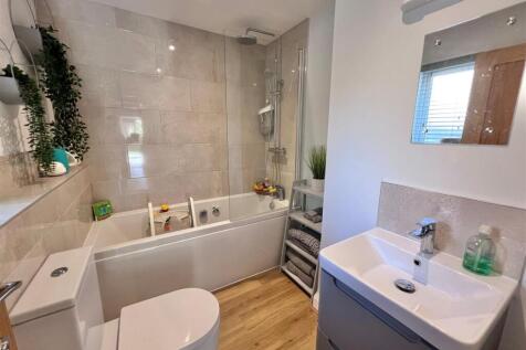 Bathroom 1.jpg