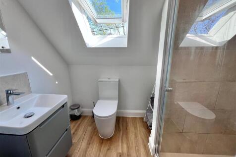 En-suite 3.jpg