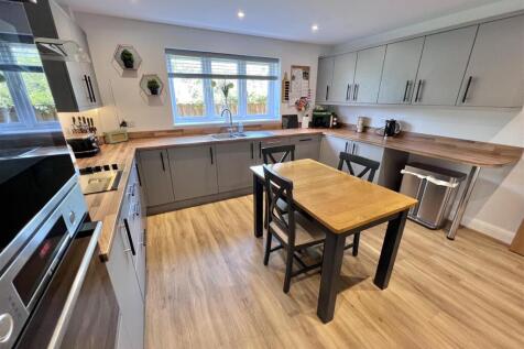 Kitchen 3.jpg