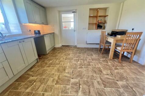 Kitchen 3.jpg
