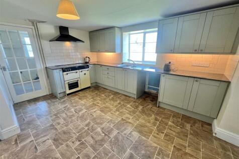 Kitchen 5.jpg