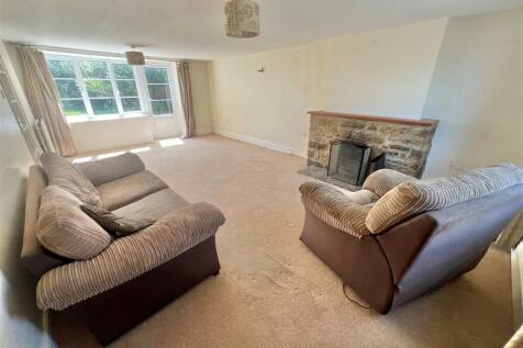 Lounge 2.jpg