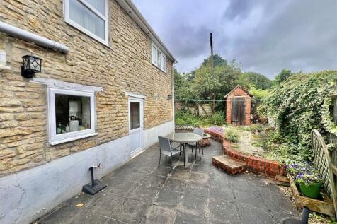 Rear garden 1.jpg