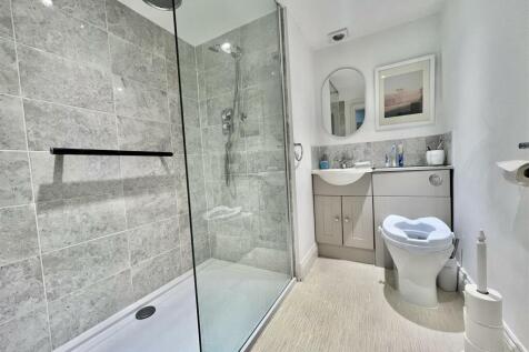 Shower room 3a.jpg