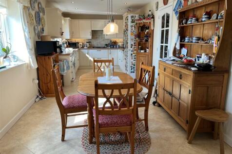 Kitchen diner 2.jpg