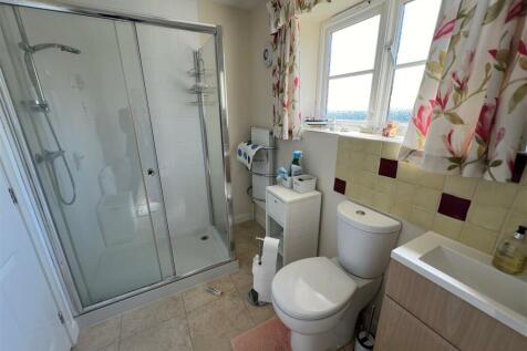 Shower room 2.jpg