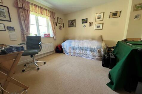 New spare bedroom.jpg