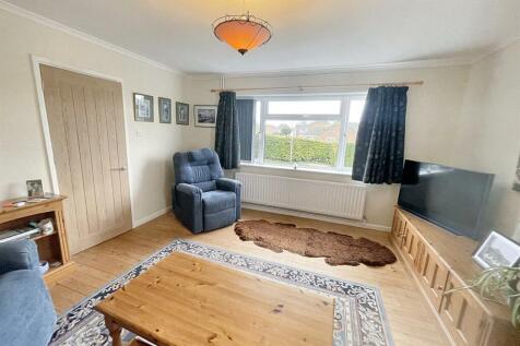 Living room 4.jpg
