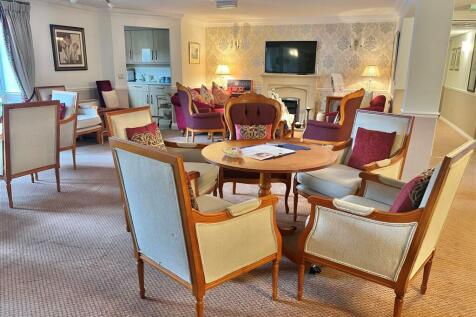 Owners lounge 3.jpg