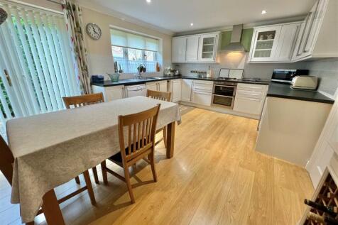 KITCHEN 1.jpg