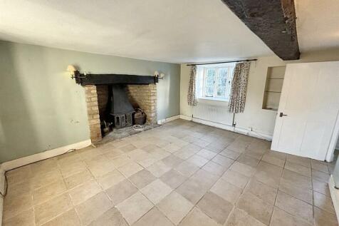 Living room 3.jpg