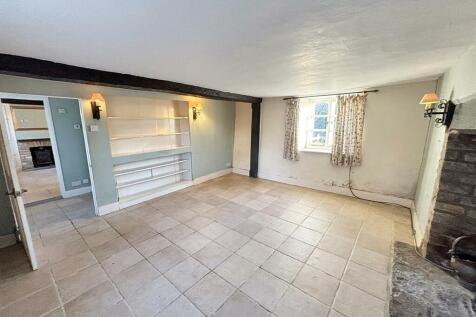 Living room 2.jpg