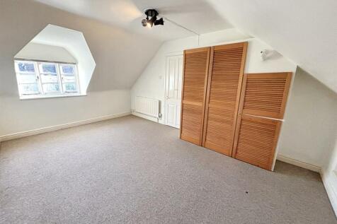 Bedroom 1.jpg