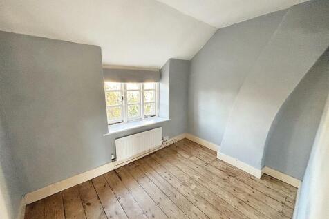 Bedroom 4.jpg